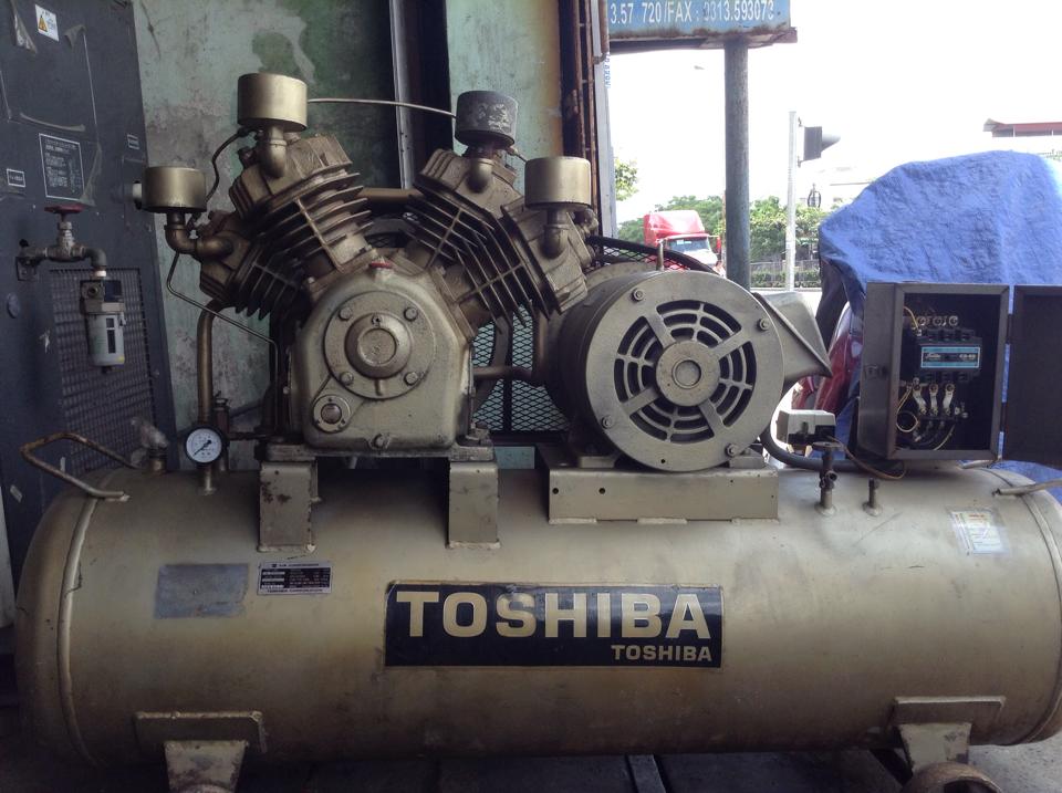Máy nén khí Toshiba 11 kw 4 quả piston